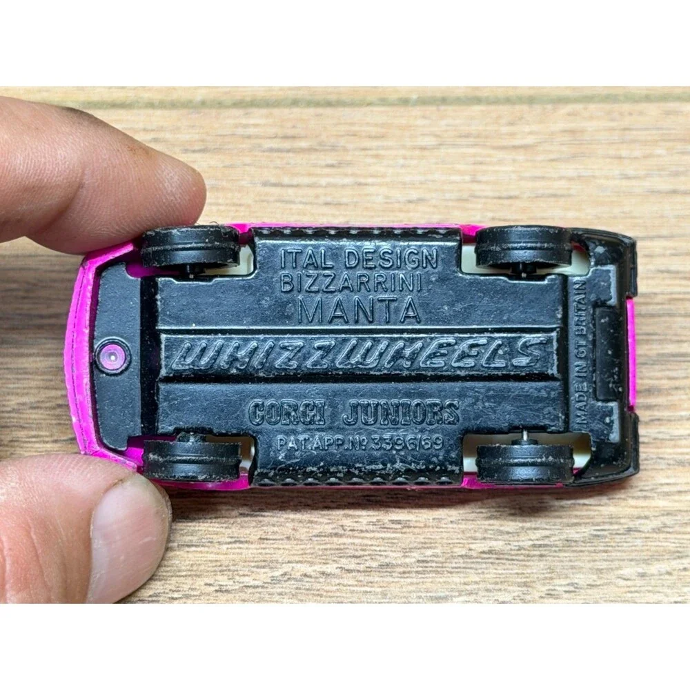 Corgi Juniors Whizzwheels Pink Bizzarrini Manta 1:64 Diecast Race Car - Vintage